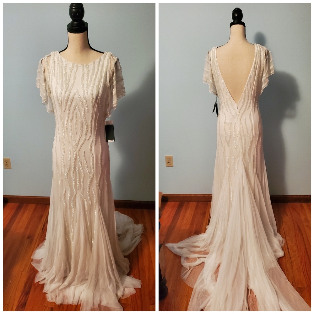 HOLD 👗 Adrianna Papell Beaded Love Story Wedding Gown Ivory Size 8 NWT Train - Picture 3 of 12